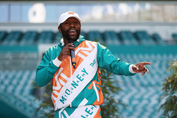 Floyd Mayweather takes part in media availability prior to his June 6 fight against Logan Paul at Hard Rock Stadium on May 06, 2021 in Miami Gardens, Florida. Cliff Hawkins/Getty Images/AFP (Photo by Cliff Hawkins / GETTY IMAGES NORTH AMERICA / Getty Images via AFP)