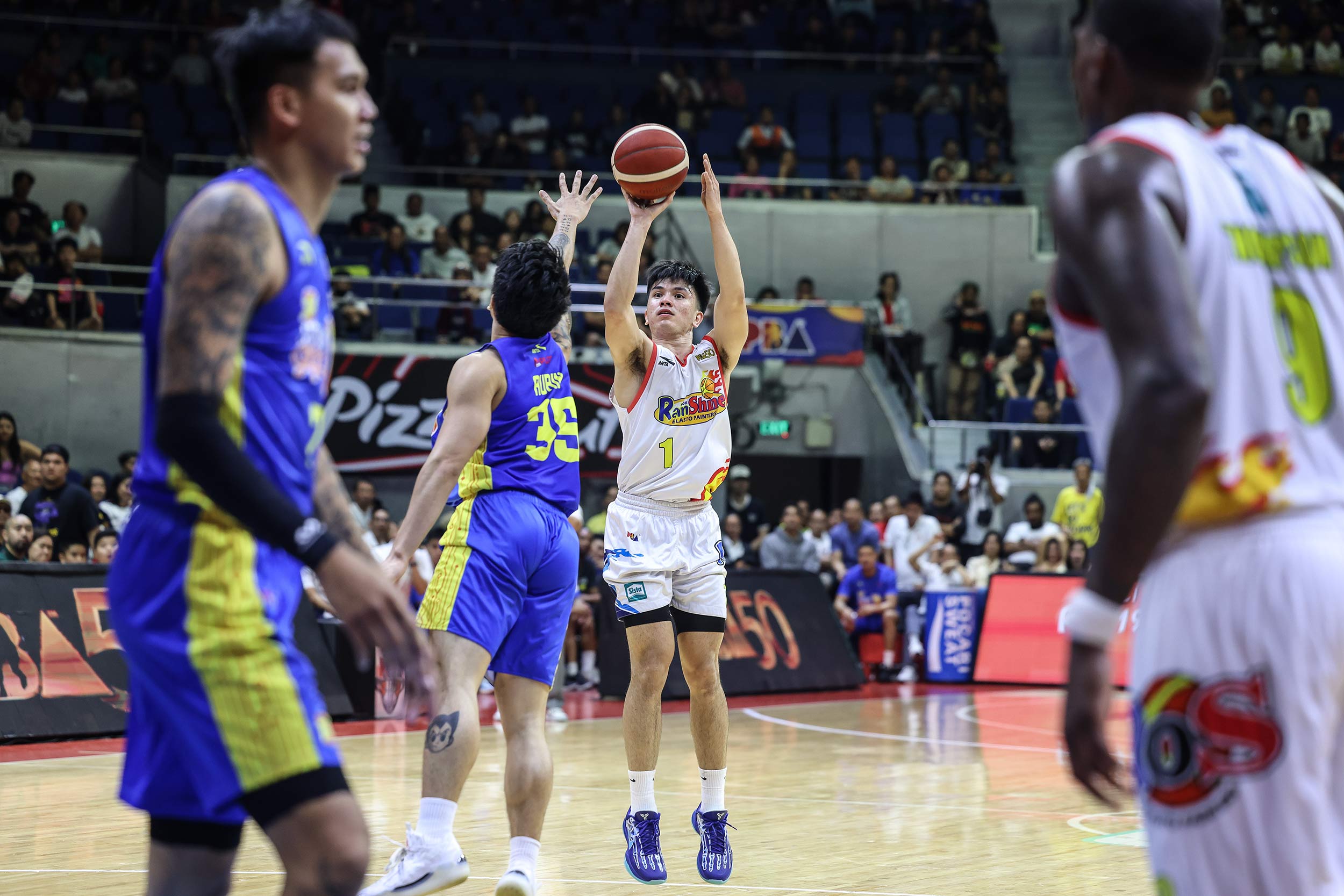 Rain or Shine Elastopainters' Adrian Nocum during a PBA Commissioner's Cup semifinals game against TNT Tropang Giga.